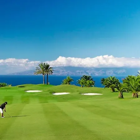 2 Bedroom Cristianos * Лос Кристианос