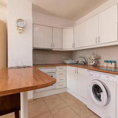 2 Bedroom Cristianos 公寓 *